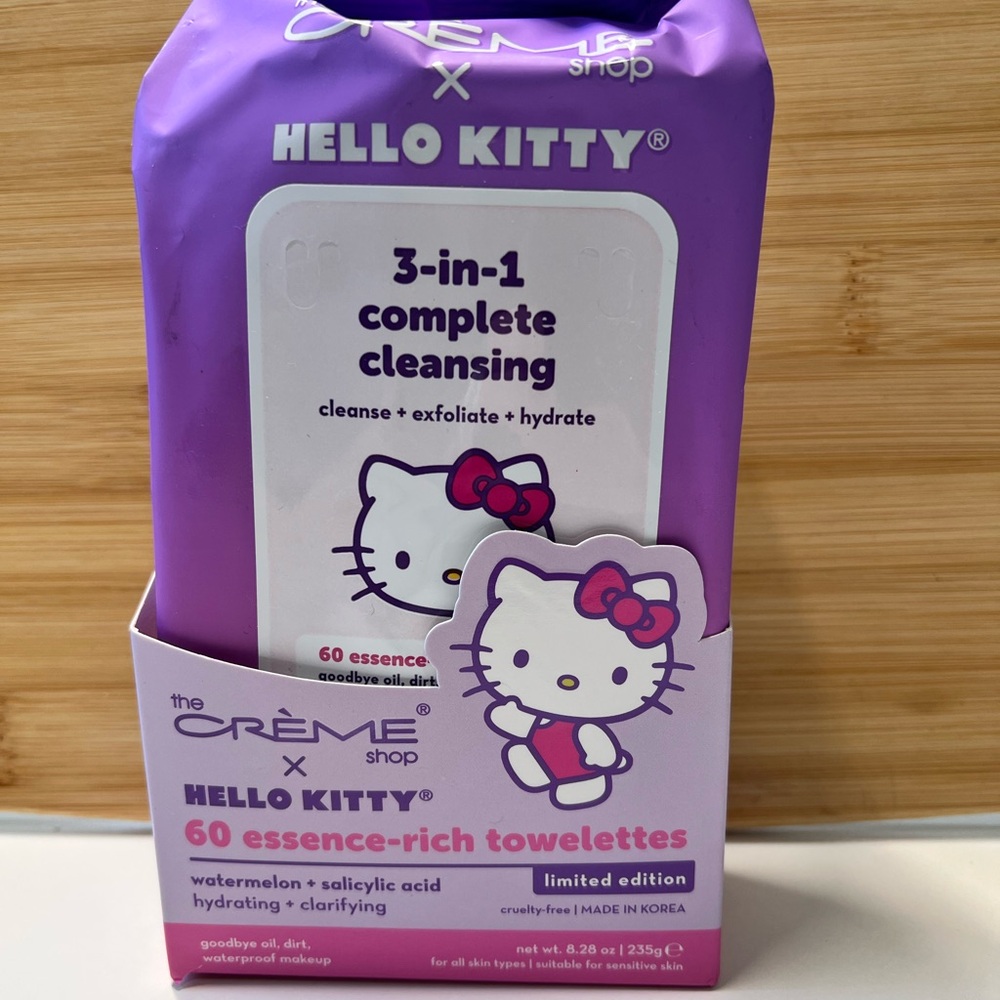 Crème x Hello Kitty 3-in-1 Cleansing Towelettes